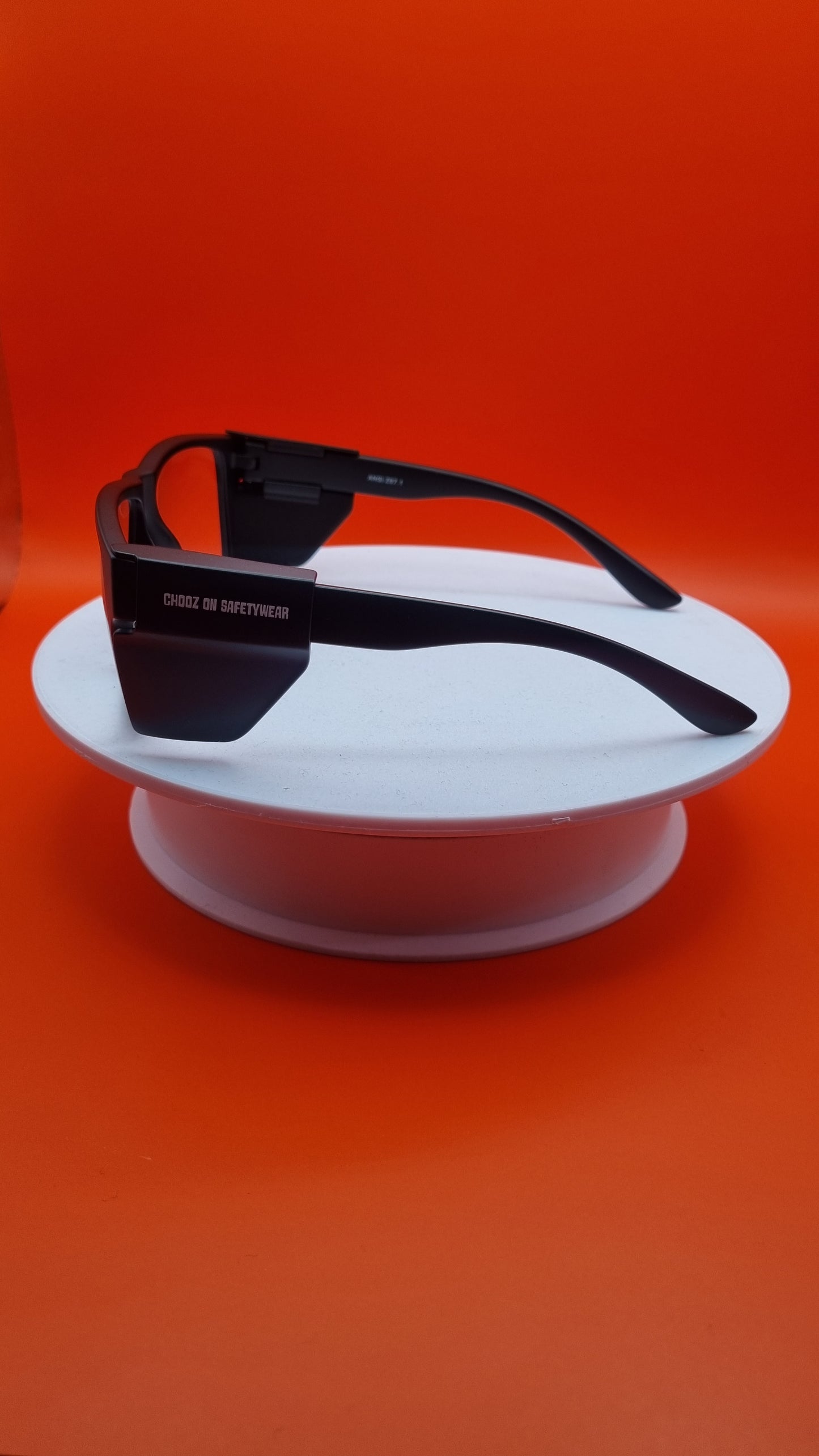 SAFETY GLASSES (CLEAR LENS BLACK FRAME)