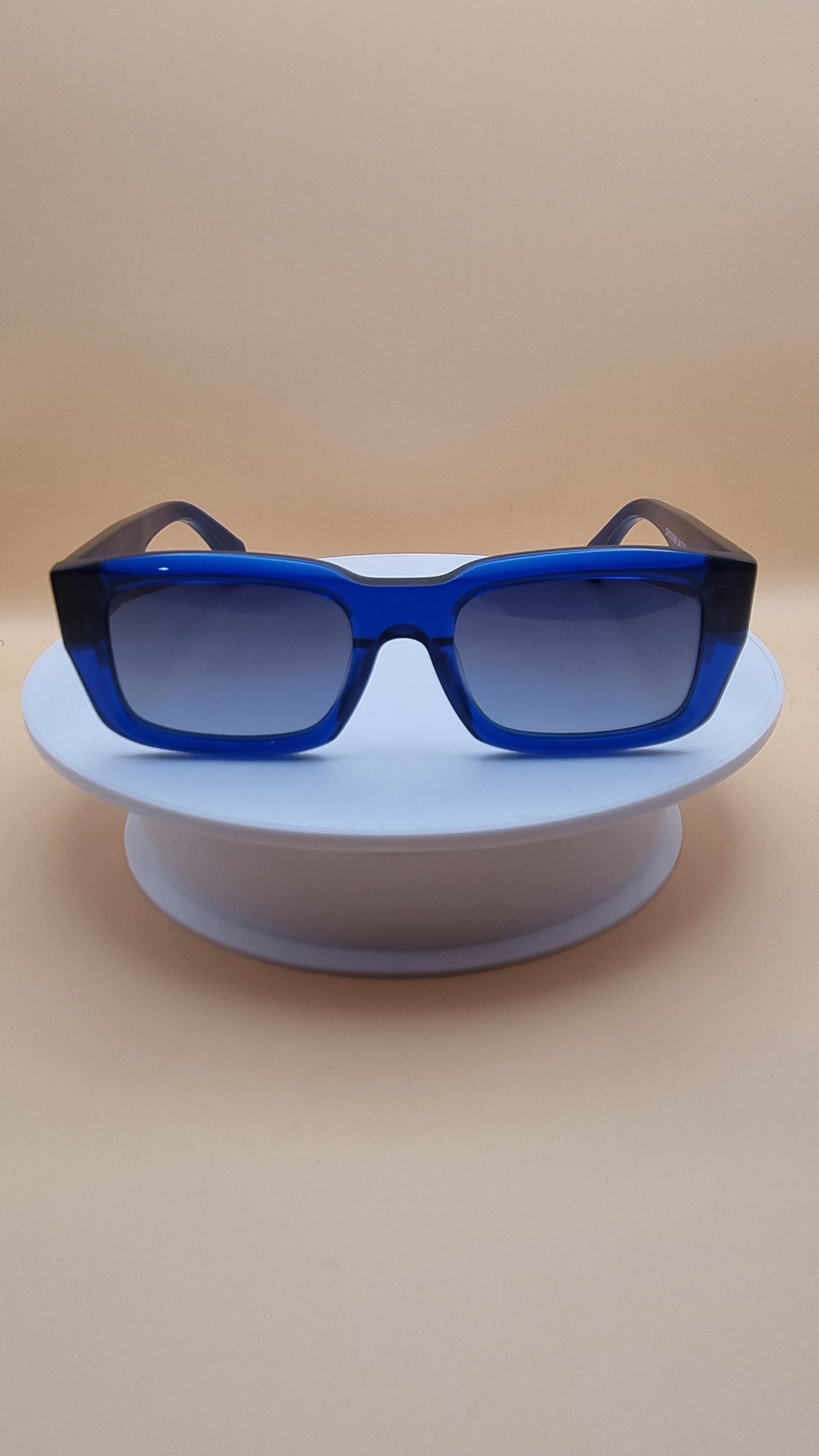 Rebounds "midnight blue"