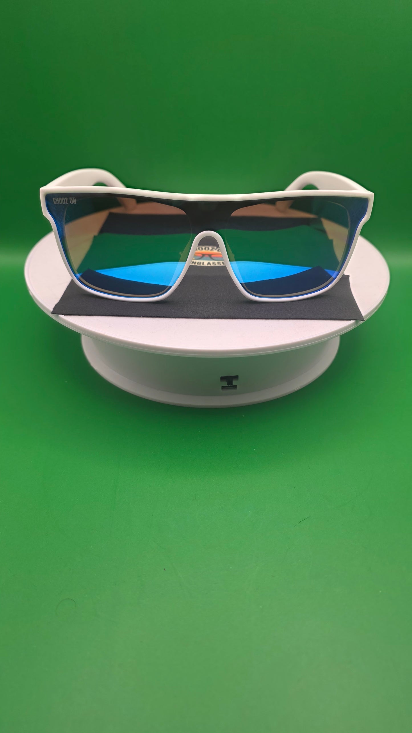 AERO "Arctic white"
